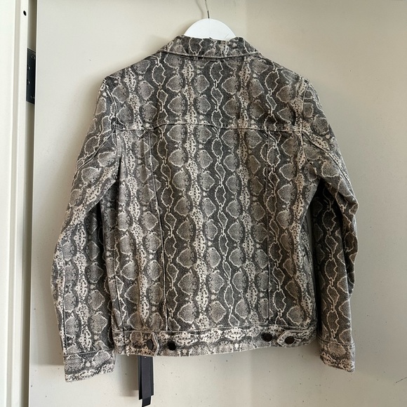 Blank NYC Snake Print Denim Trucker Jacket NWT - Picture 4 of 6